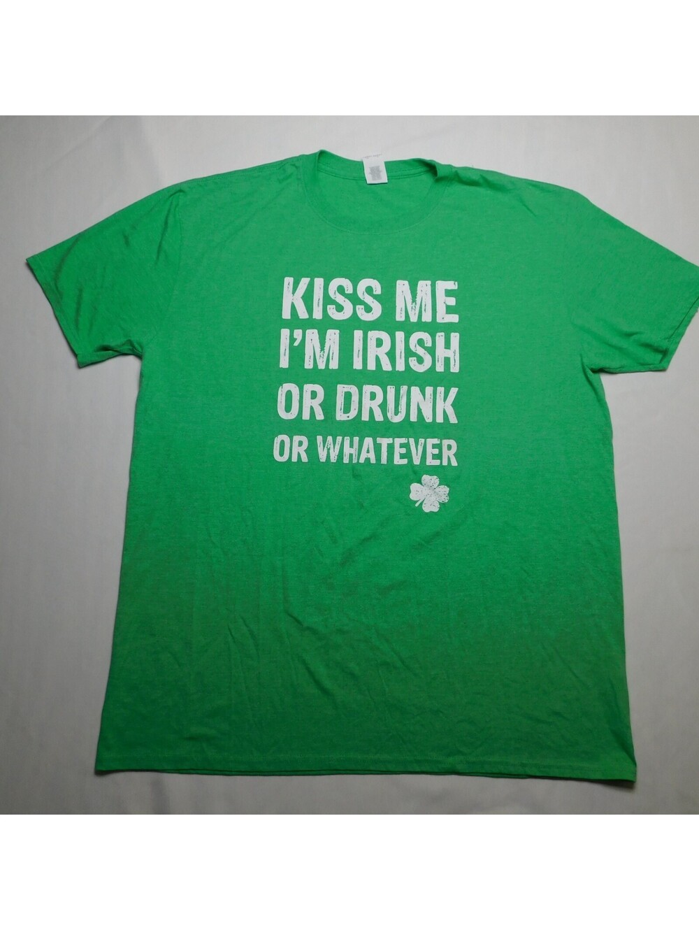 Gildan Men's XL T-Shirt Green Kiss Me I'm Irish Or Drunk St Patrick's Day Graphi
